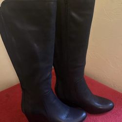 Black Boots 