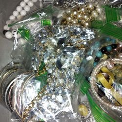 Huge 1500 Qty Piece Jewelry Collection Bracelets Necklaces Silver Weiss Taffarri 