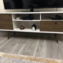 TV Stand & Console 