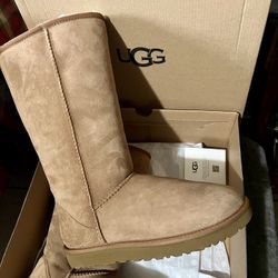 New UGG Women’s Classic Tall ll Chestnut Size 10