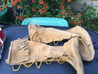 Leathermoccasin boots size 10 only $25