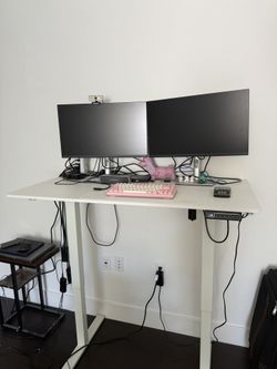 Desk with Adjustable Height