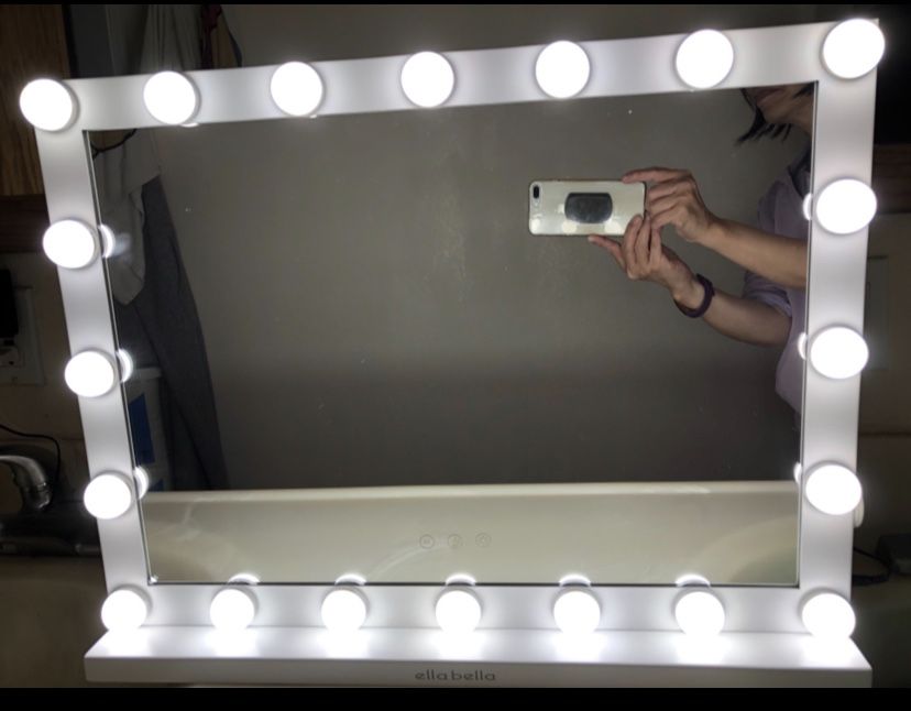 Brand new!! Makeup Mirror with 4 sided lights!!! 23 by 19’ 