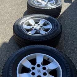 LT265/70/R17 (comes on 4 Runner Rims)