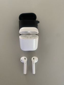 Apple AirPods 2nd Generation — Tested, Working — Charging Case Included