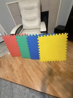 Interlocking foam mats,