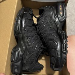 NIKE AIRMAX PLUS BLACK
