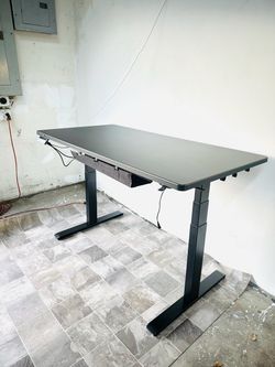 55x26in Electric Height Adjustable Standing Desk