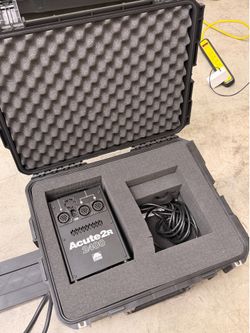 Profoto Acute2R 2400 Power Pack + Acute D4 Ring Flash Kit w/ Case