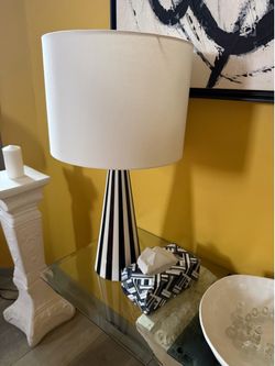 Black & white lamps