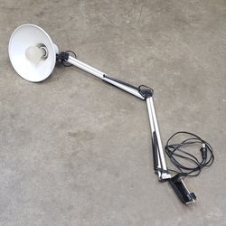Articulating Desk Lamp 