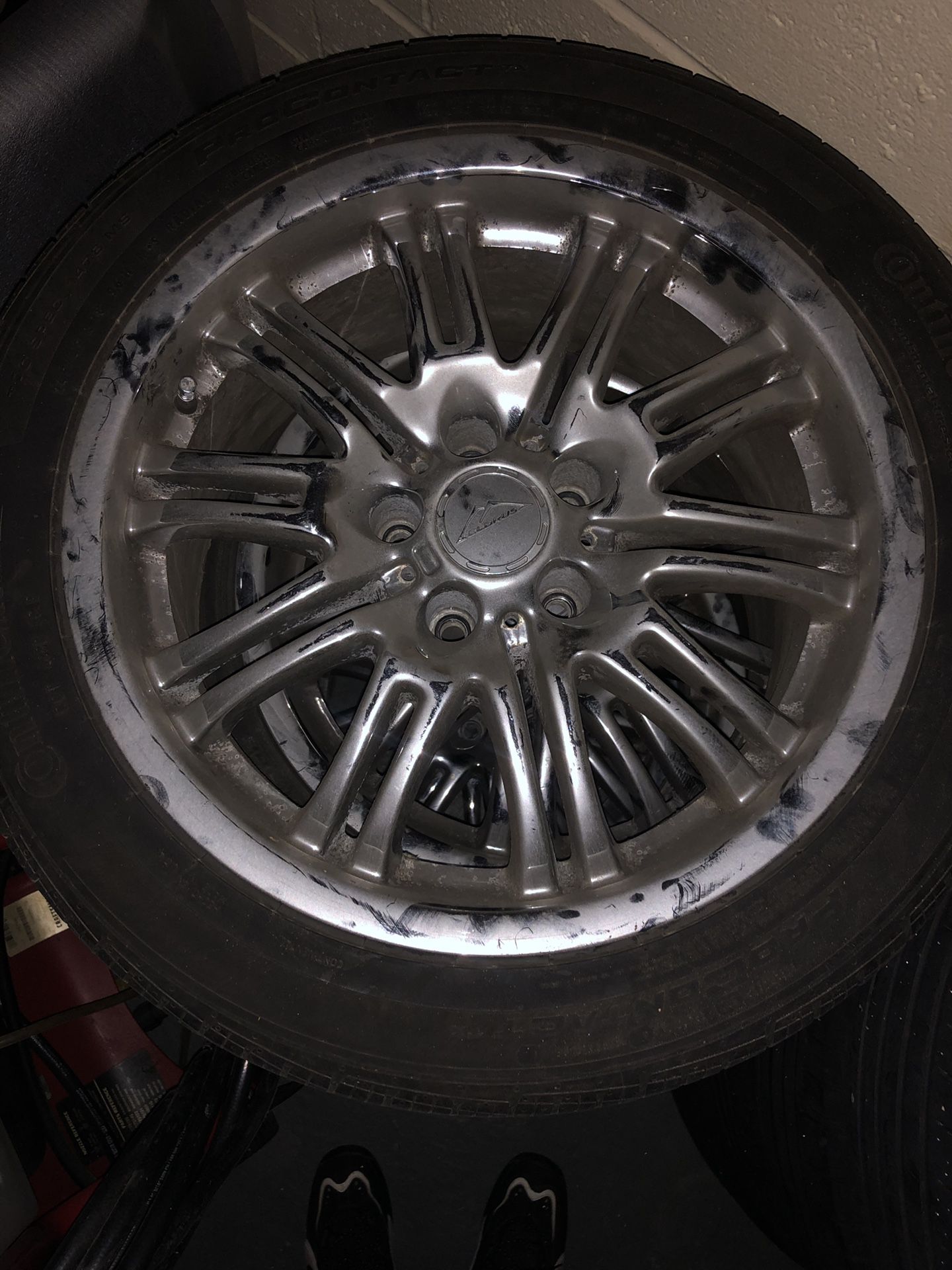 245/45R18 in good condition an 18 inch chrome rims in good condition all rims are good 400$ for all 8.5Jx19 ET48 5x120 2.5