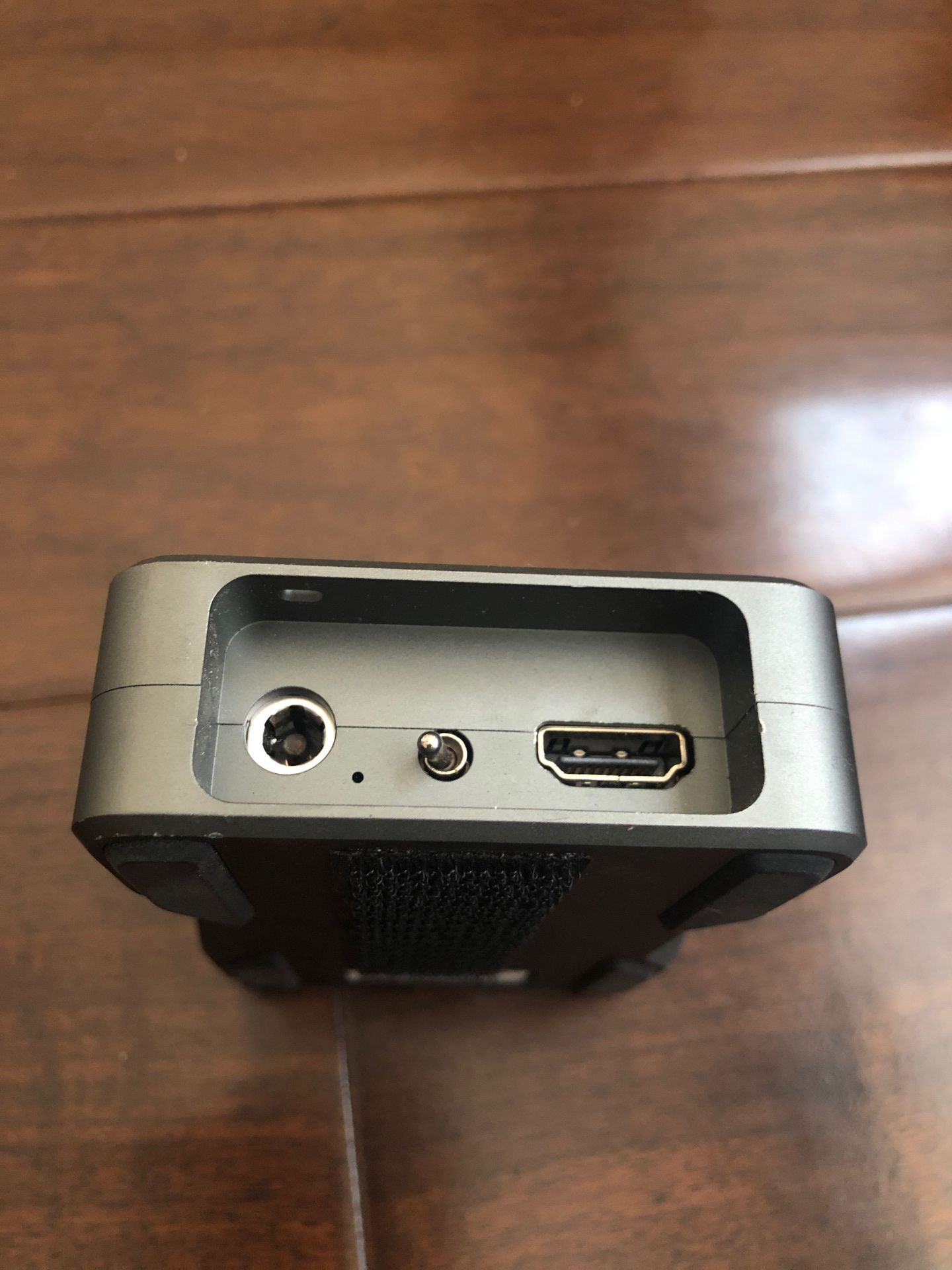BlackMagicDesign Battery Converter HDMI to SDI
