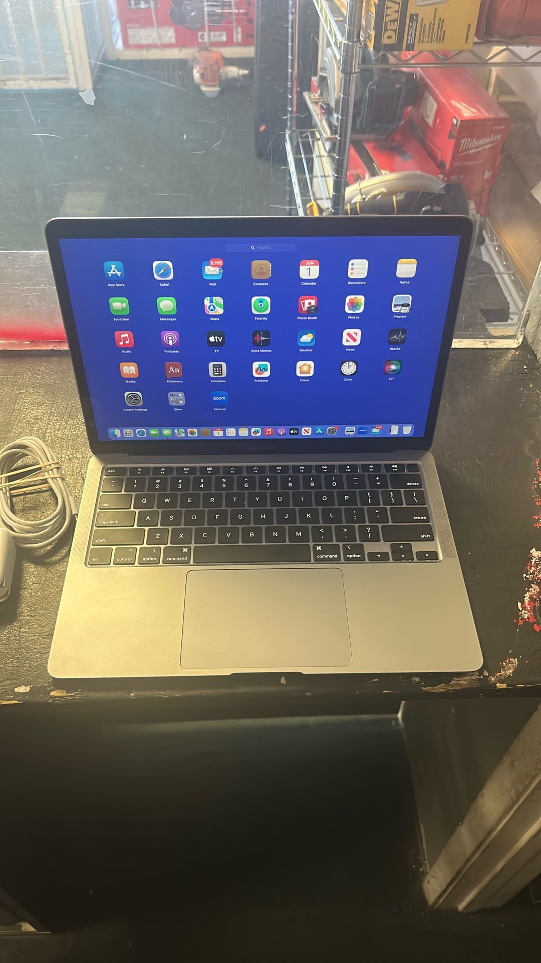 APPLE MACBOOK AIR 2020 W CHARGER