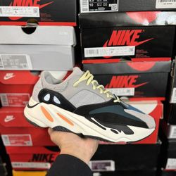Adidas Yeezy 700 Waverunner size 10.5 VNDS 
