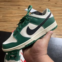 NIKE DUNKS GREEN LOTTERY 