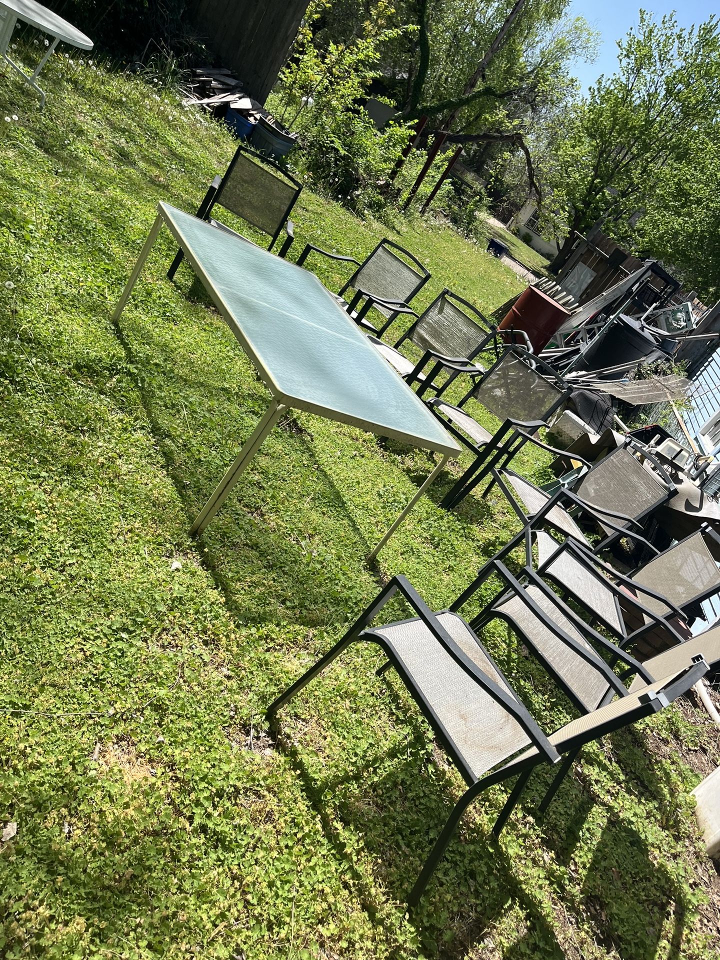 5 Chairs And Lawn Table 