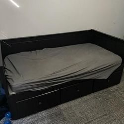 Day Bed With Storage Drawers 