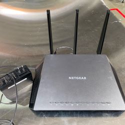 NETGEAR Nighthawk AC1750 Smart WiFi Router (R6700)