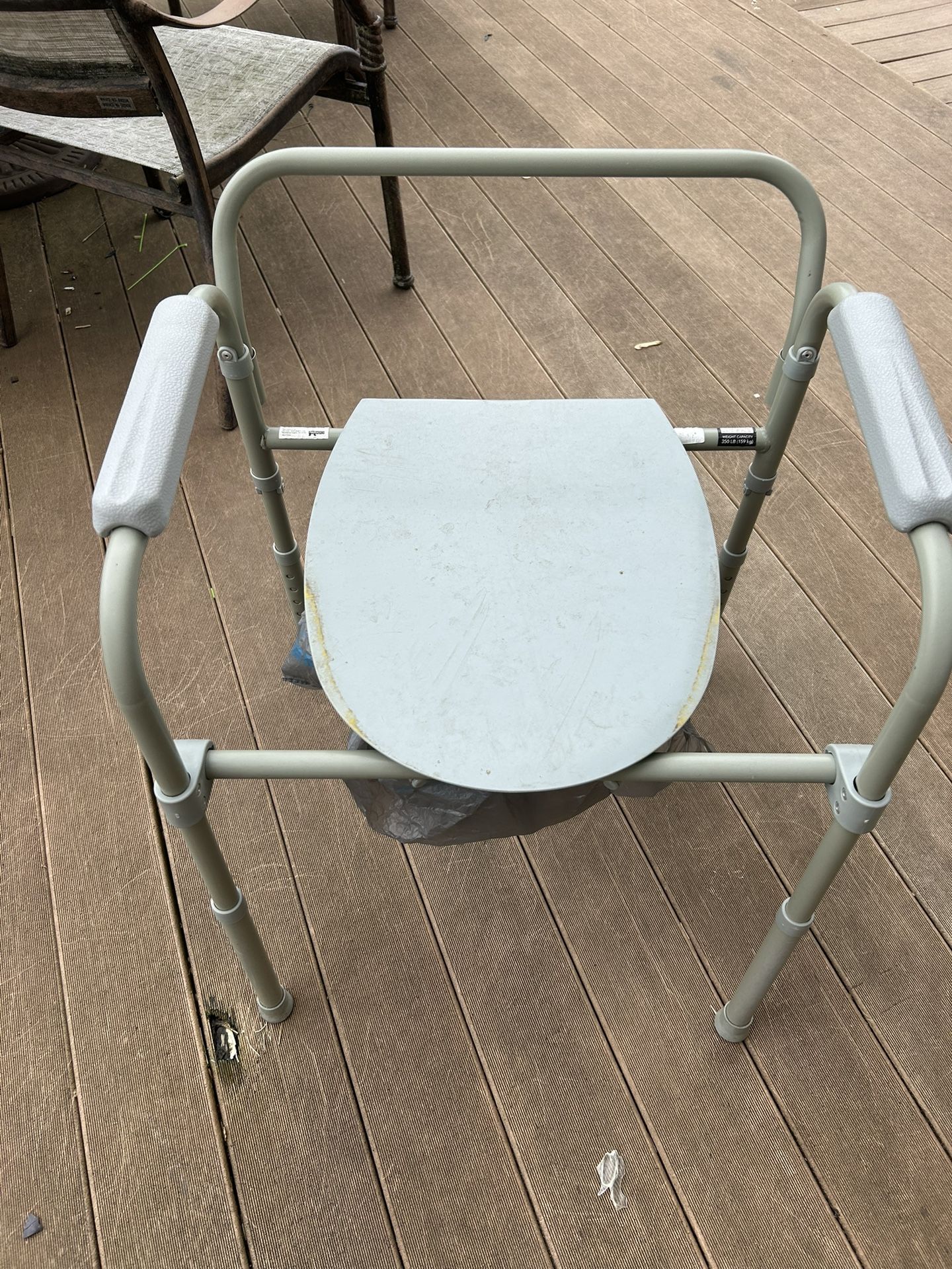 Handicap Commode 350lb Limit
