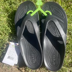 NEW size 8 Crocs flip flops women’s