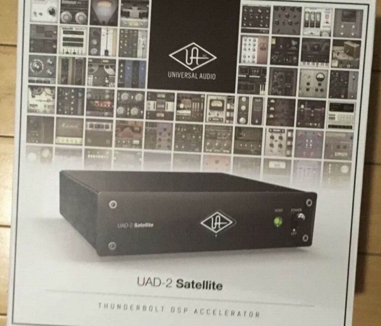 Universal Audio UAD-2 Satellite Thunderbolt 3 OCTO Core Desktop DSP Accelerator Gray