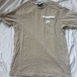 Men’s Nike new tan/brown size small T-shirt with front pocket