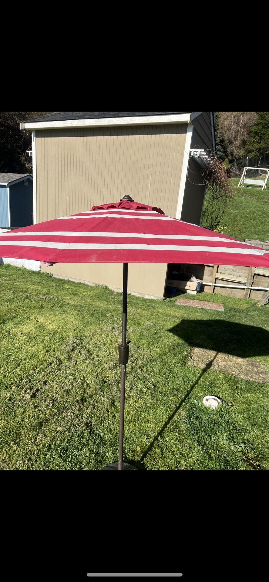 Beautiful 7 1/2 foot outdoor umbrellas