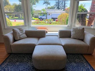 Beautiful Cream Modular Sectional Sofa + Ottoman – Excellent Condition