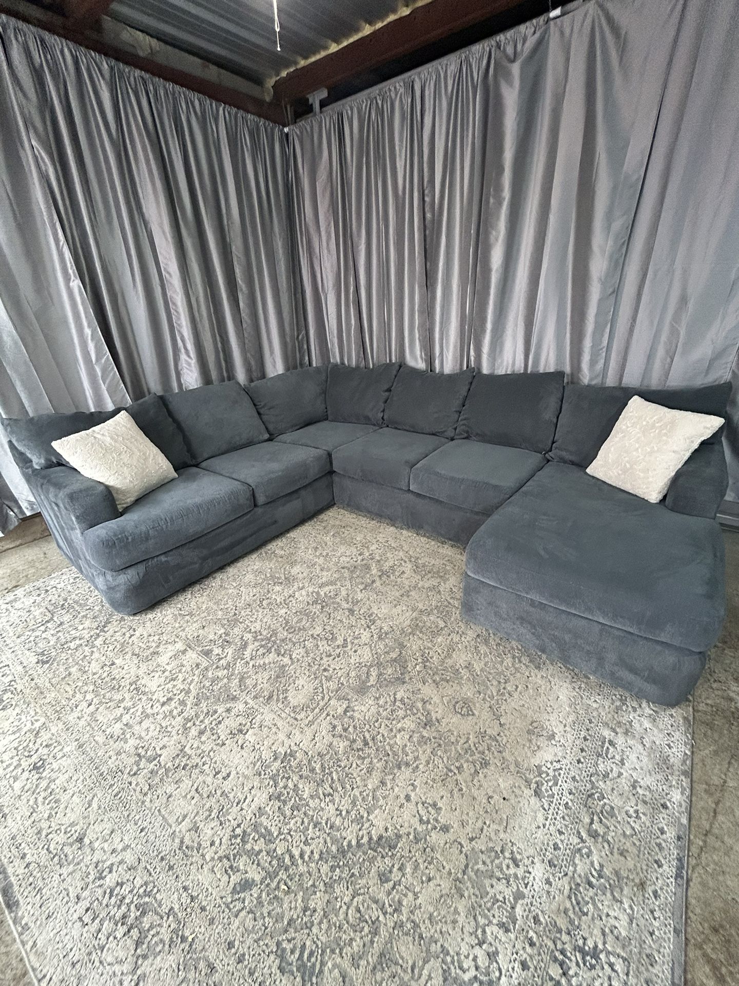 Blue 3 pc sectional couch 🛻Delivery Available🛻