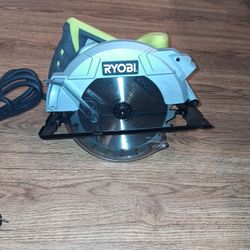 BRAND NEW NEVER USED RYOBI CIRCULAR SAW CORDED