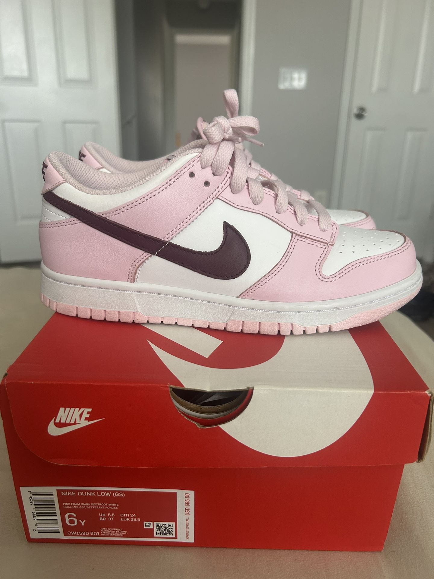 Nike Dunk Low Pink Foam Size 7.5