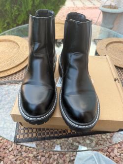 Boots size 10