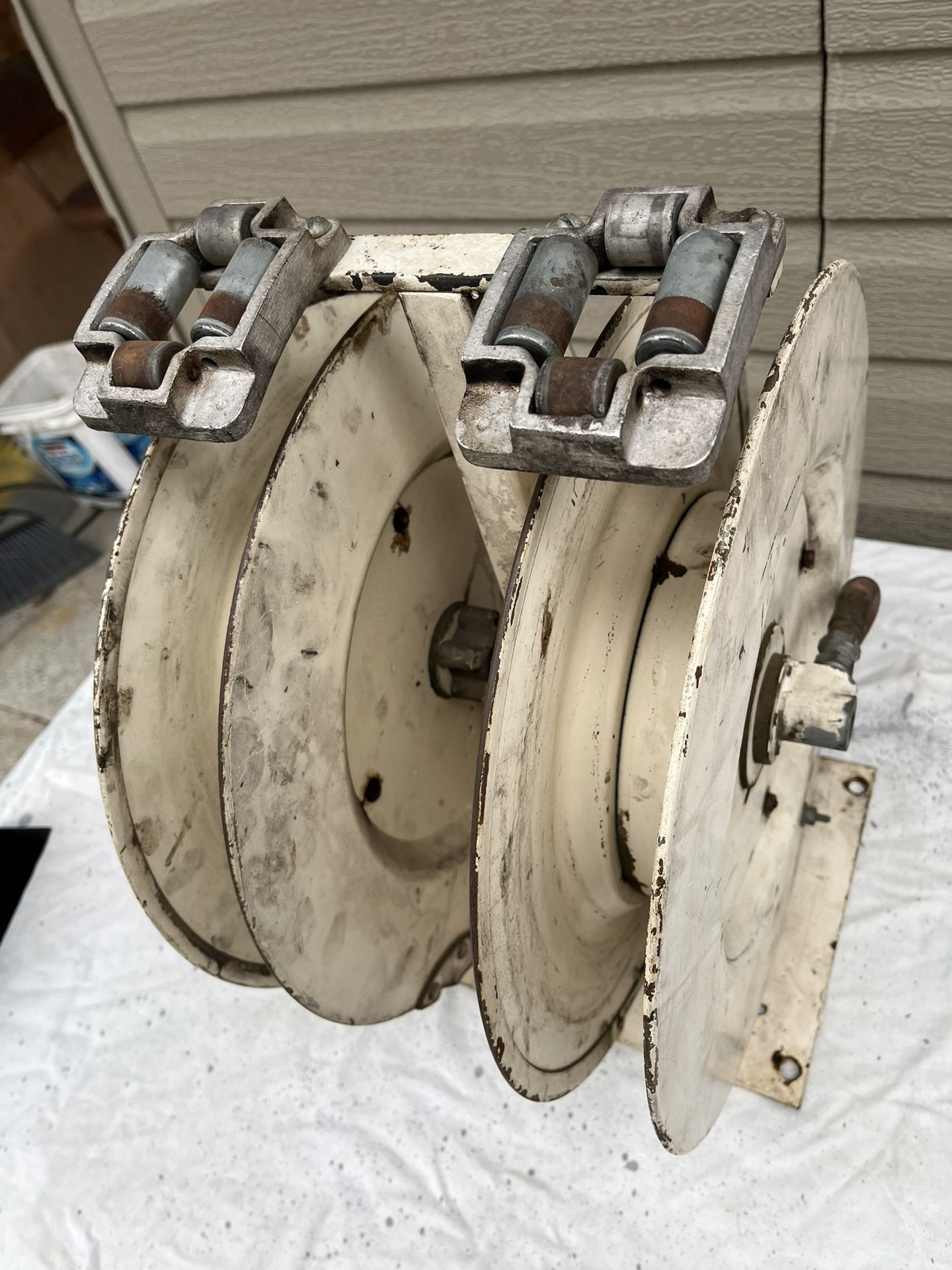 Retractable Hose Reels please read the entire ad before responding