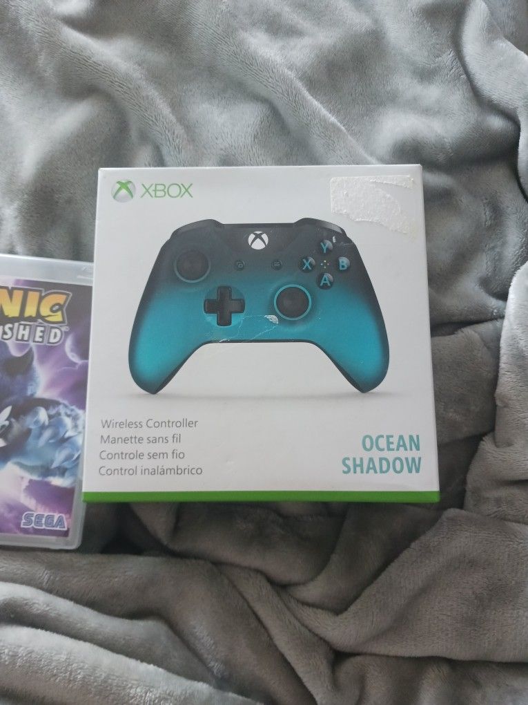 Ocean Shadow Xbox Wireless Controller – Like New (Original Box Included)