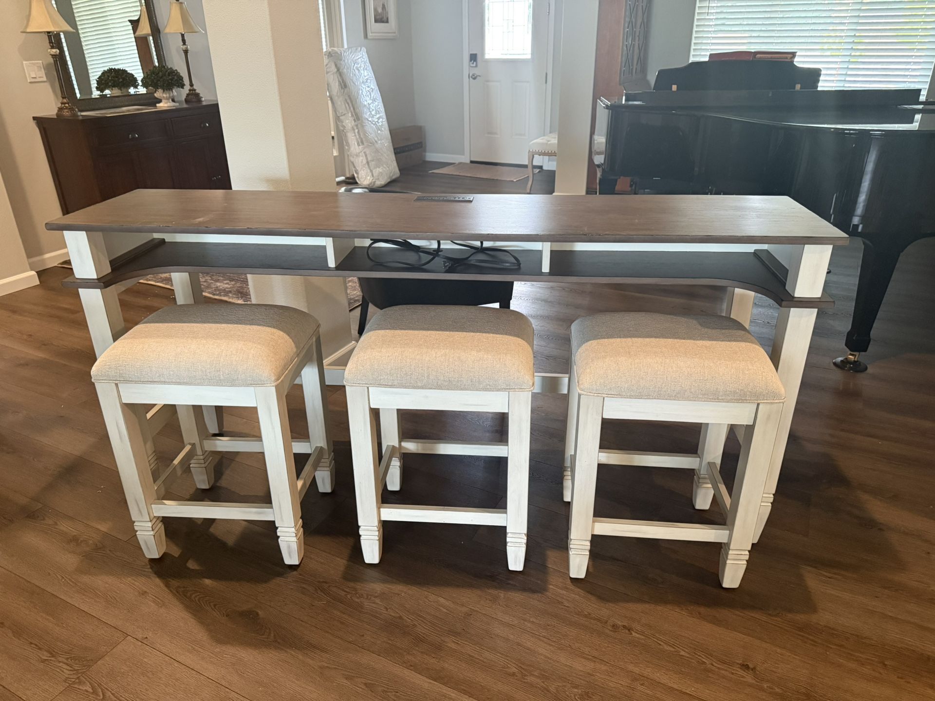 Tall Table With Stool (new)