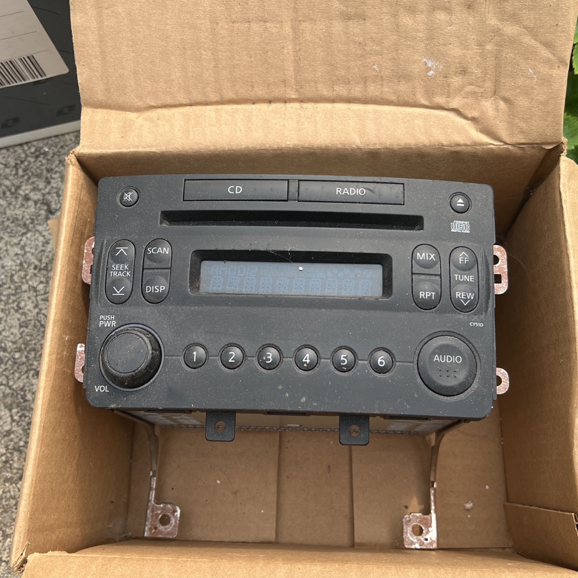 Stock Stereo For a 2007 Nissan 350z