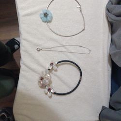 flower necklaces 