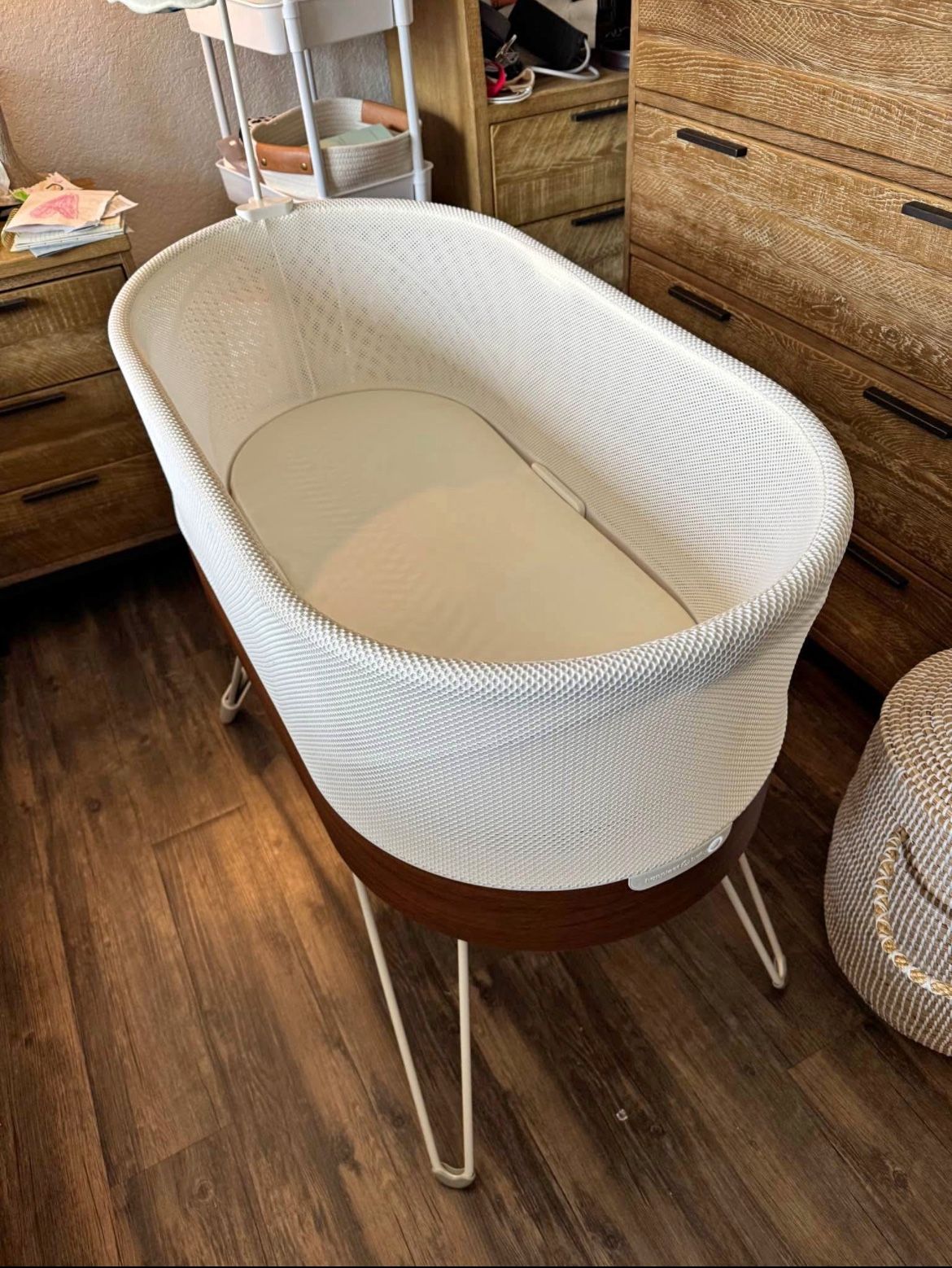 Snoo~Baby~Bassinet(Crib)~with~Sky~and~adapter