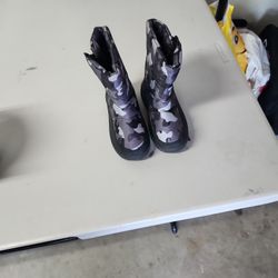 Childs Size 11 Snow Boots