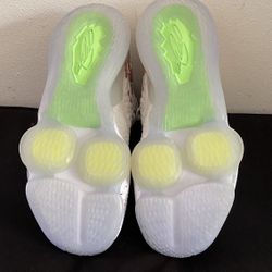 Nike LeBron James 17 Air Command Force. 