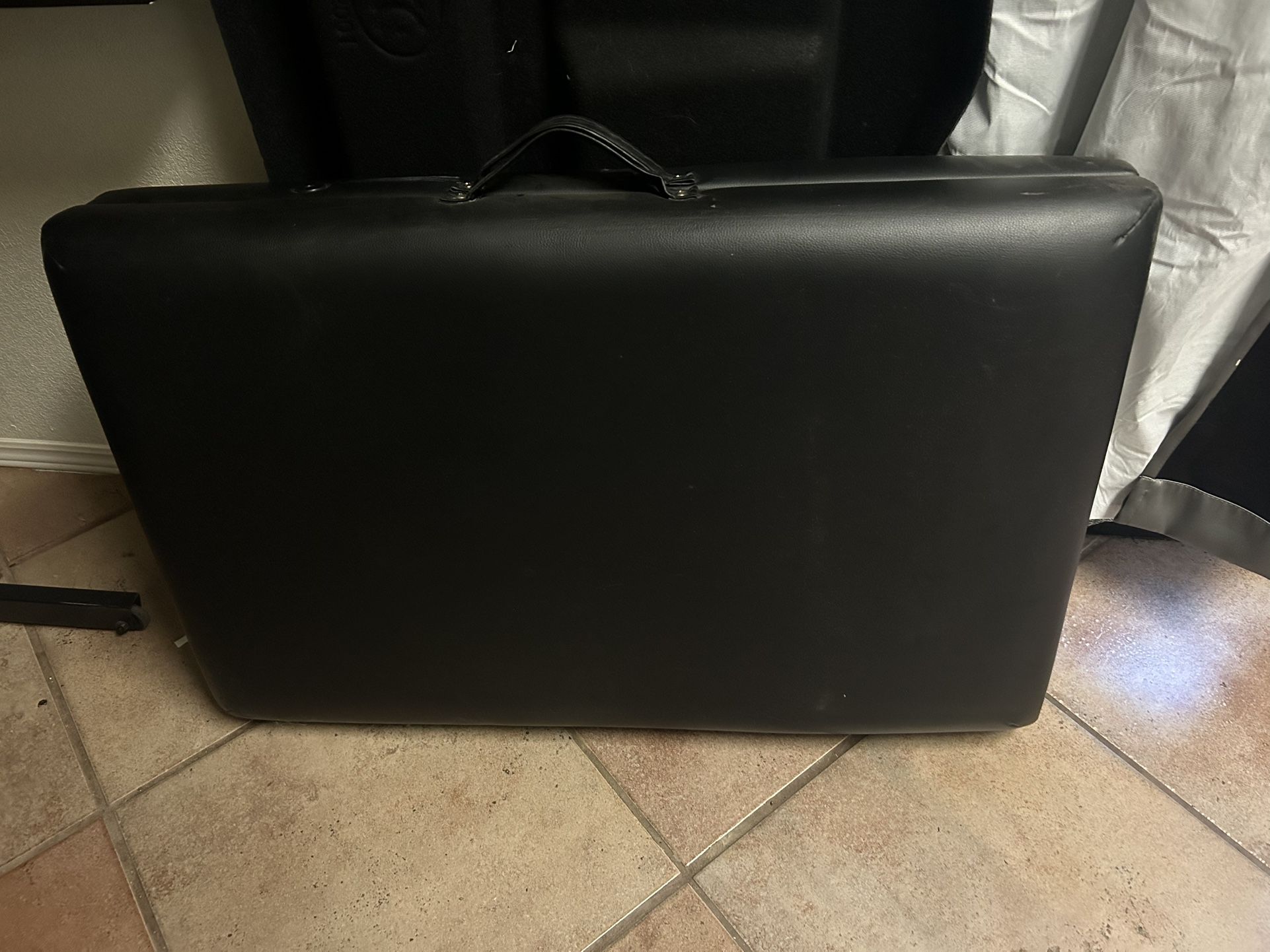 Foldable Massage Table