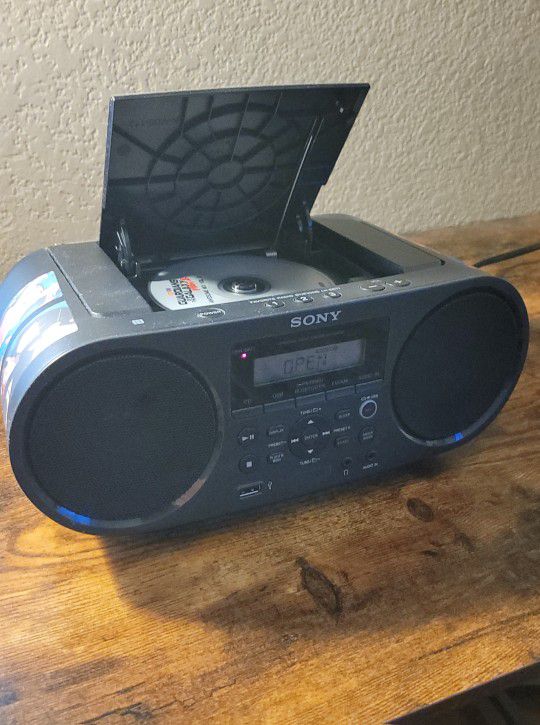 Sony Portable Bluetooth Digital Turner AM/FM CD Player Mega Bass Reflex Stereo Sound System