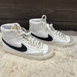 Size 7 white women Nike blazers