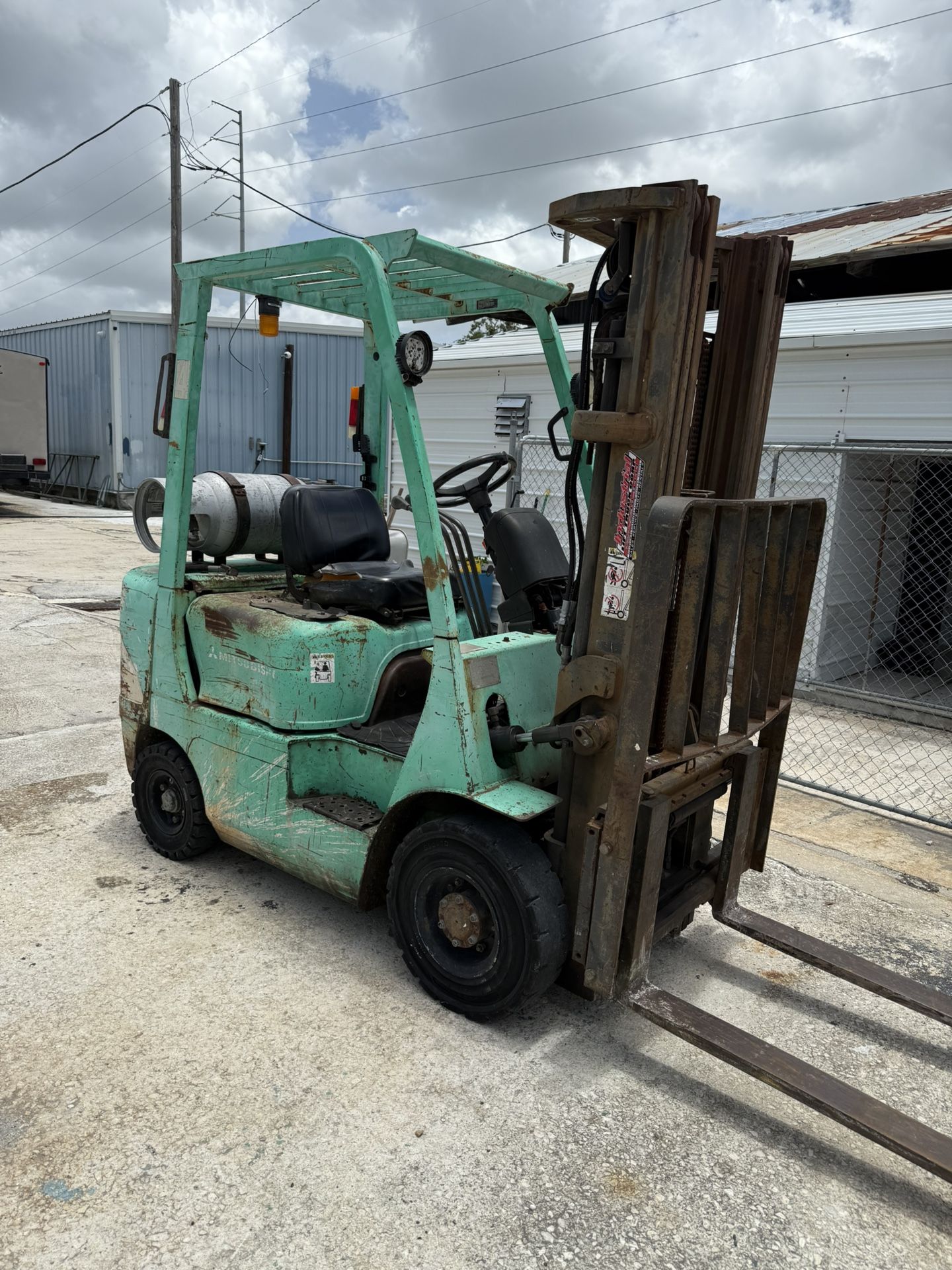 Mitsubishi LP Gas Forklift FG18K