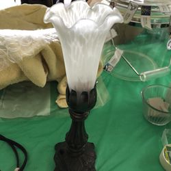 Vintage Tulip Trumpet Lily Flower Table Lamp