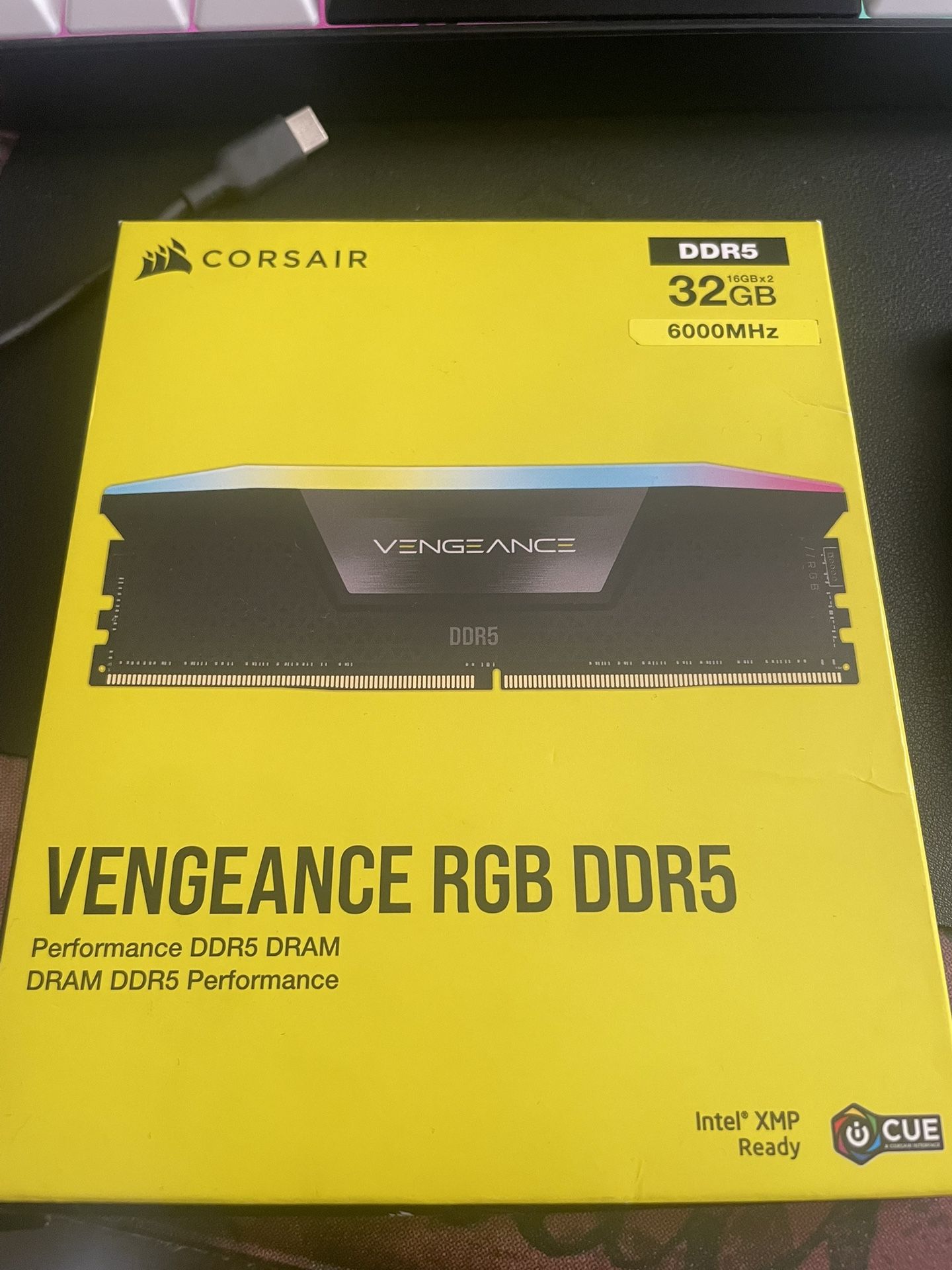 CORSAIR - VENGEANCE RGB 32GB (2x16GB) DDR5 6000MHz C36