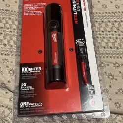 Milwaukee Flashlight 