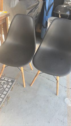 Chairs 2 black chairs