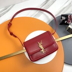 Ladies' classic handbag